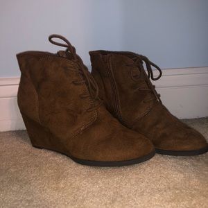 Avenue lace up wedges